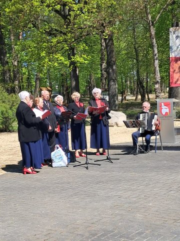Obchody 3 maja 2026